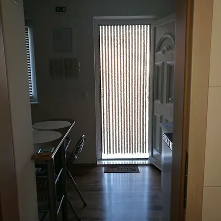 Bilonic Apartment Split